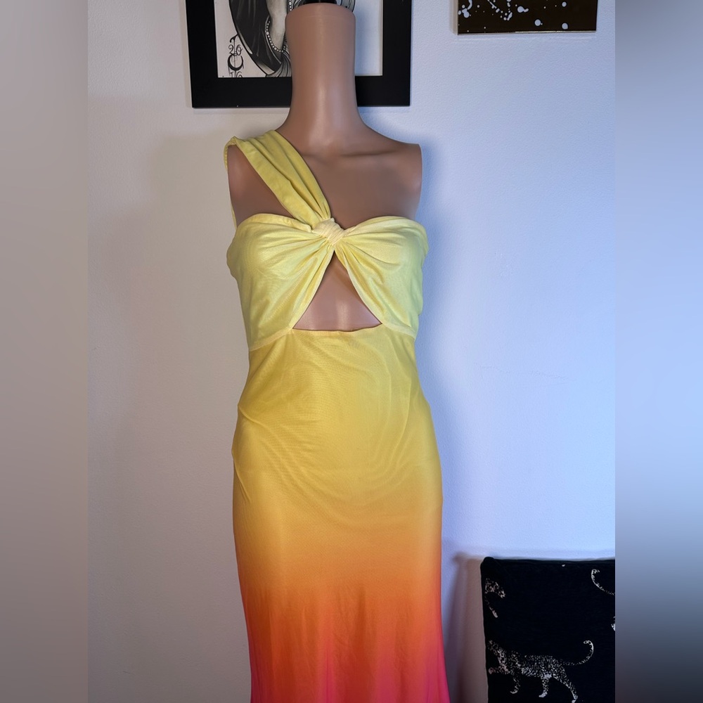 SOLD🏷️ Runaway The Label Kyree Maxi Dress in Mimosa Ombre cutout strapless - Picture 9 of 10